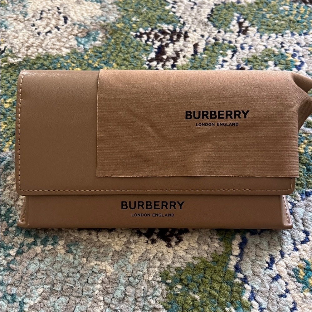 Burberry Sunglasses Case & Cleaning Cloth